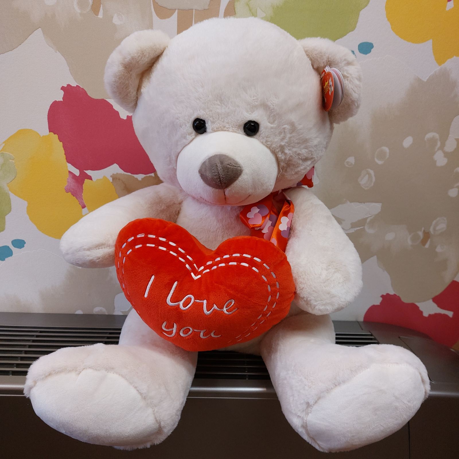 Bear with heart and ribbon - Beige